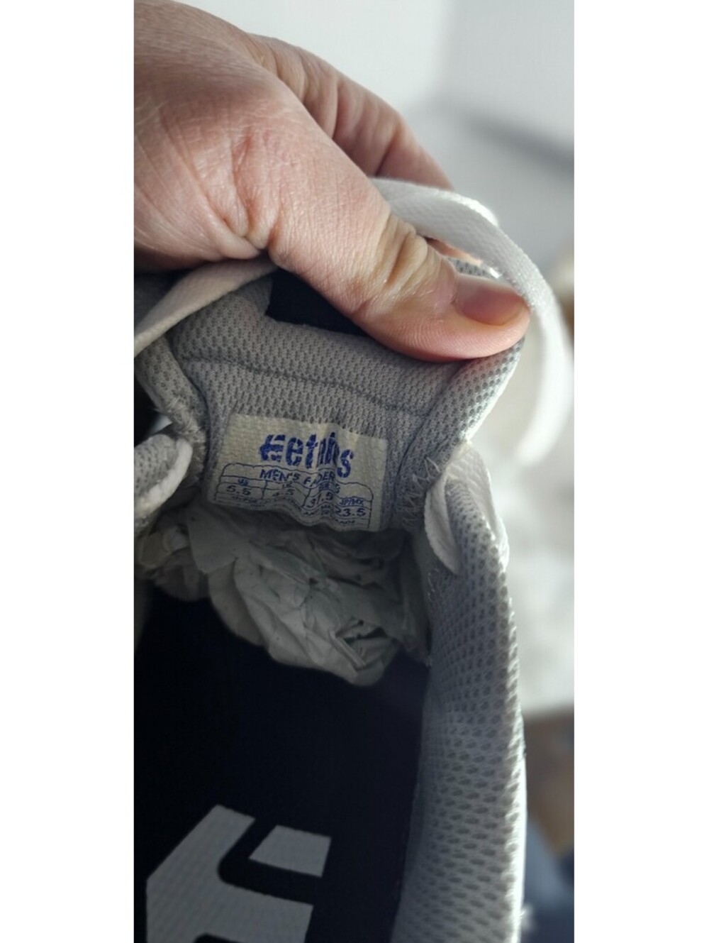 Etnies Fader LS Skateboarding or Casual Shoes White Black Gum Men size 5.5 - Picture 3 of 7